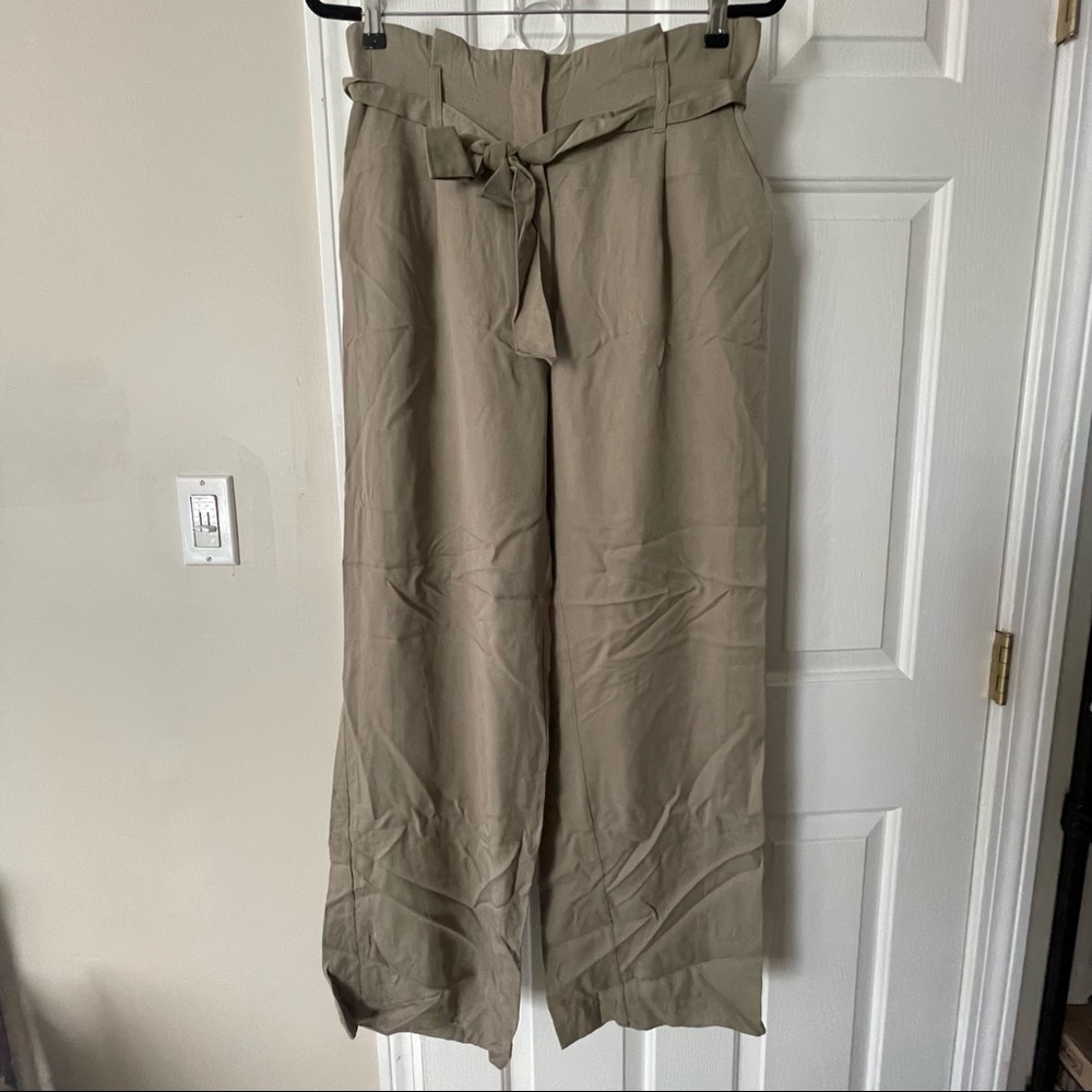 H&M womens wide legged khaki pants